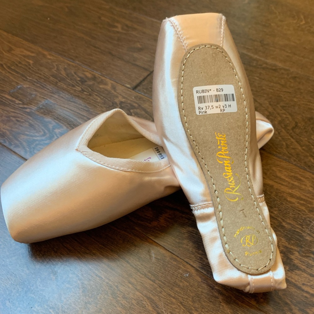 Russian Pointe Rubin ‘V’ cut size 37.5 NEW pointe shoes
